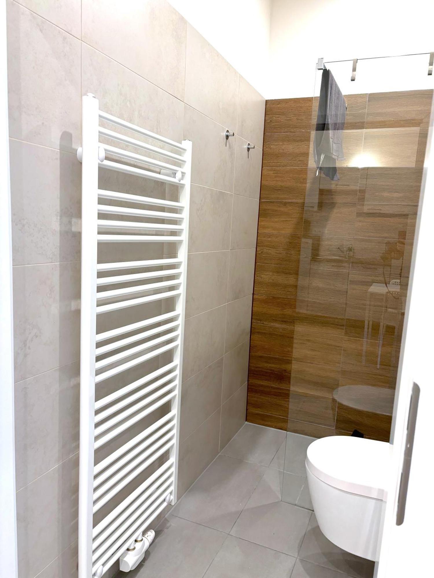 Traumhafte Wohnung Fuer 2, Walk In Dusche, Extra Kueche, Nespresso, Zentral Wenen Buitenkant foto