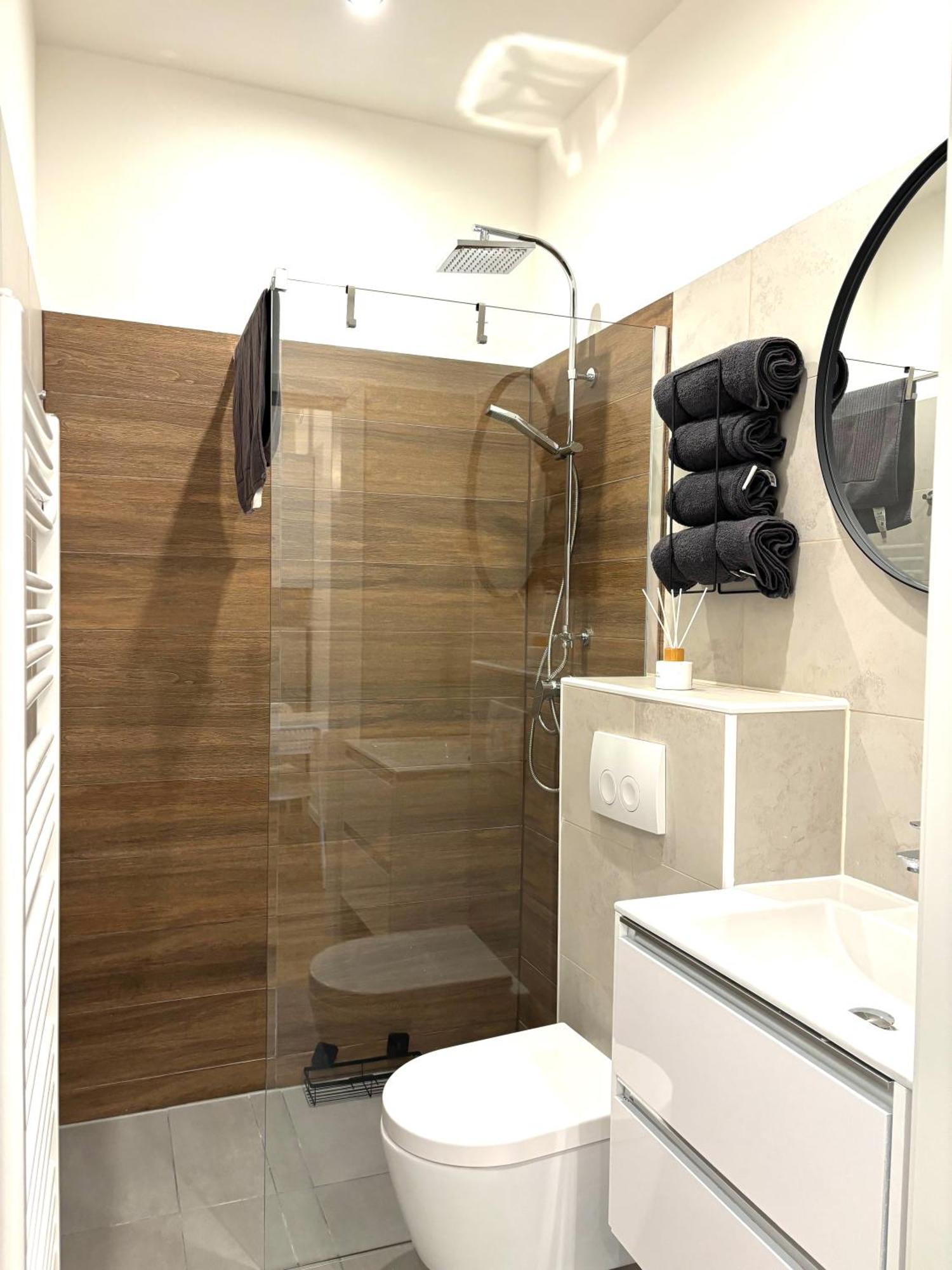 Traumhafte Wohnung Fuer 2, Walk In Dusche, Extra Kueche, Nespresso, Zentral Wenen Buitenkant foto