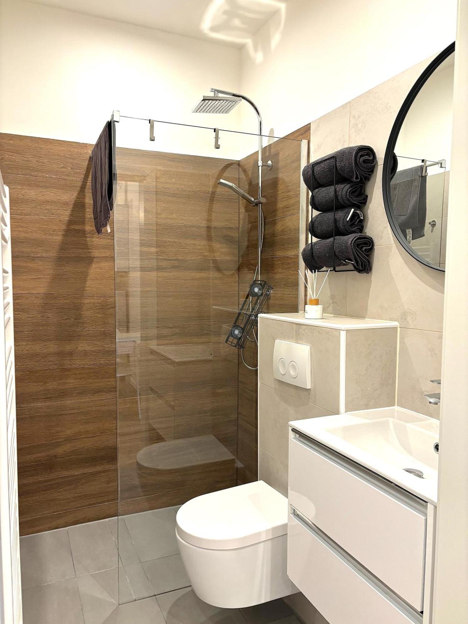 Traumhafte Wohnung Fuer 2, Walk In Dusche, Extra Kueche, Nespresso, Zentral Wenen Buitenkant foto